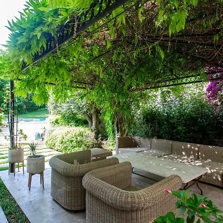 S2 House For 12p Swimming Pool Ac Bbq 10mins From Sea Villa